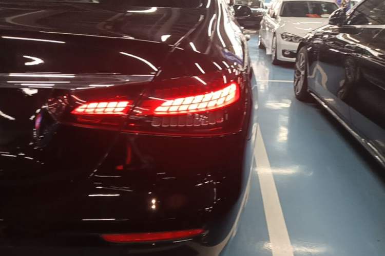 Used Mercedes-Benz E-Class 2022 E 300 L Sporty and Stylish Model Right Rear Taillight