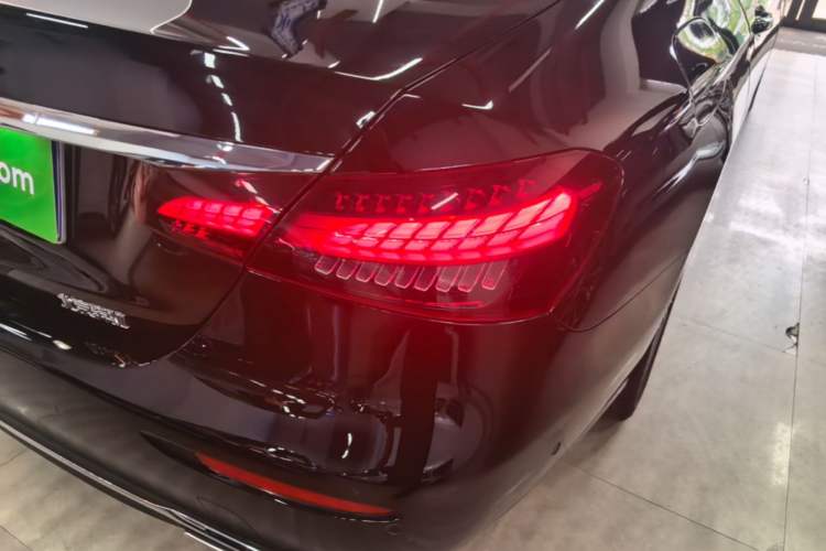 Used Mercedes-Benz E-Class 2022 Revised Version E 300 L Luxury Edition Right Rear Taillight