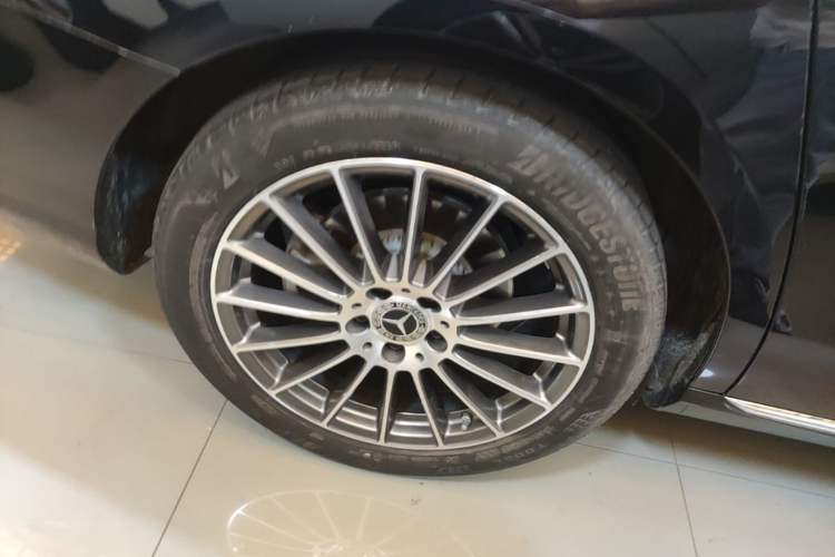 Used Mercedes-Benz E-Class 2022 E 260 L Right Rear Wheel Hub