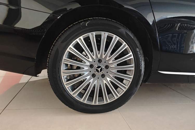 Used Mercedes-Benz E-Class 2022 Second Facelift E 300 L Fashion Edition Right Rear Wheel Hub