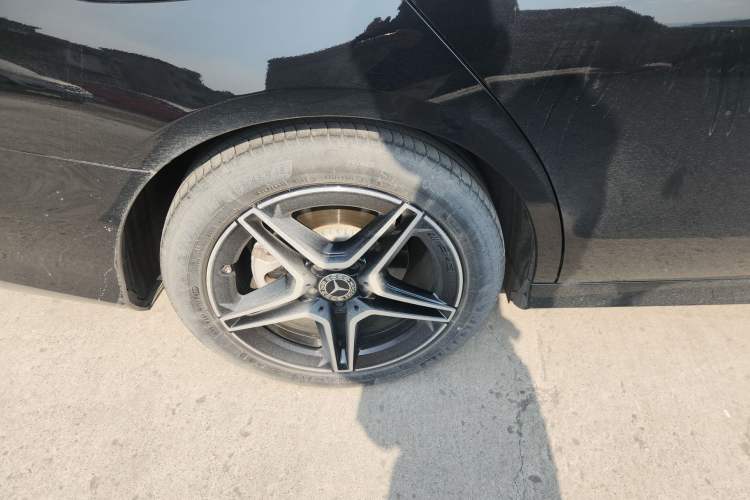Used Mercedes-Benz E-Class 2022 E 300 Stylish Sports Edition Right Rear Wheel Hub