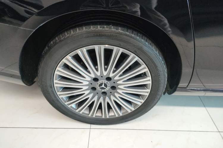 Used Mercedes-Benz E-Class 2022 E 300 L Stylish Model Right Rear Wheel Hub