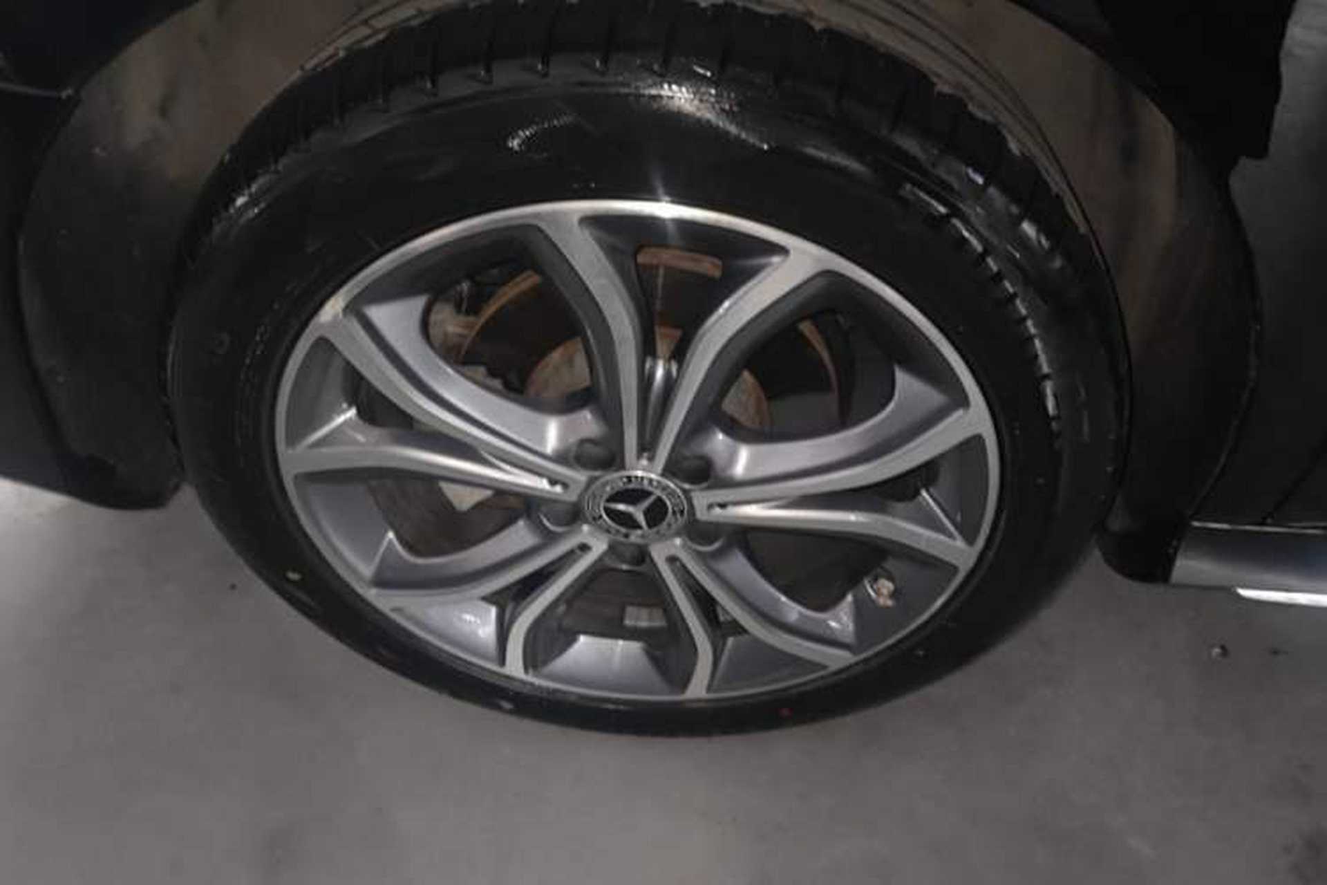 Used Mercedes-Benz E-Class 2022 Revised E 300 L Sporty and Stylish Edition Right Rear Wheel Hub