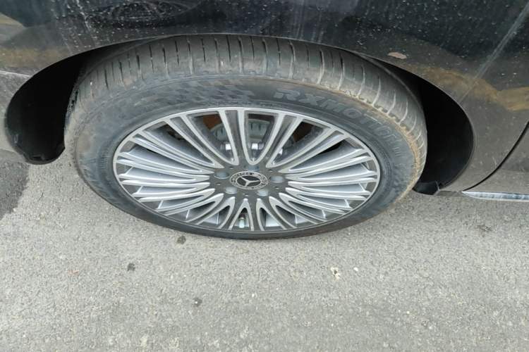 Used Mercedes-Benz E-Class 2022 Revised Version E 300 L Fashion Edition Right Rear Wheel Hub