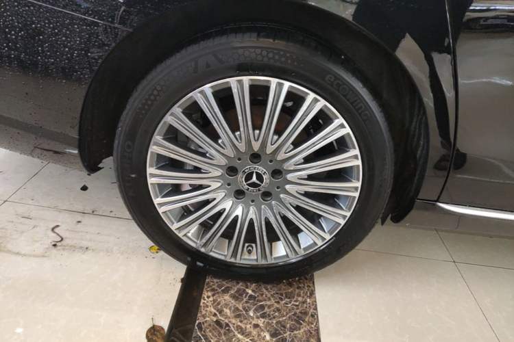Used Mercedes-Benz E-Class 2022 Revised Version E 300 L Luxury Edition Right Rear Wheel Hub
