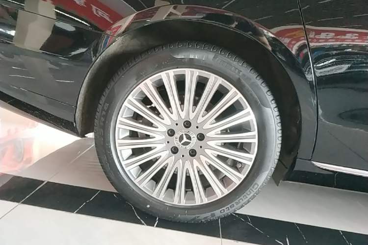 Used Mercedes-Benz E-Class 2022 Revised Version E 300 L Luxury Edition Right Rear Wheel Hub