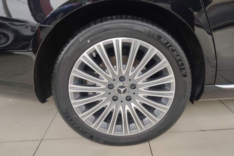 Used Mercedes-Benz E-Class 2022 Second Facelift E 300 L Fashion Edition Right Rear Wheel Hub