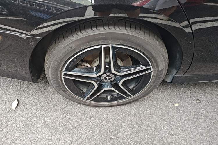 Used Mercedes-Benz E-Class 2022 E 300 Stylish Sports Edition Right Rear Wheel Hub