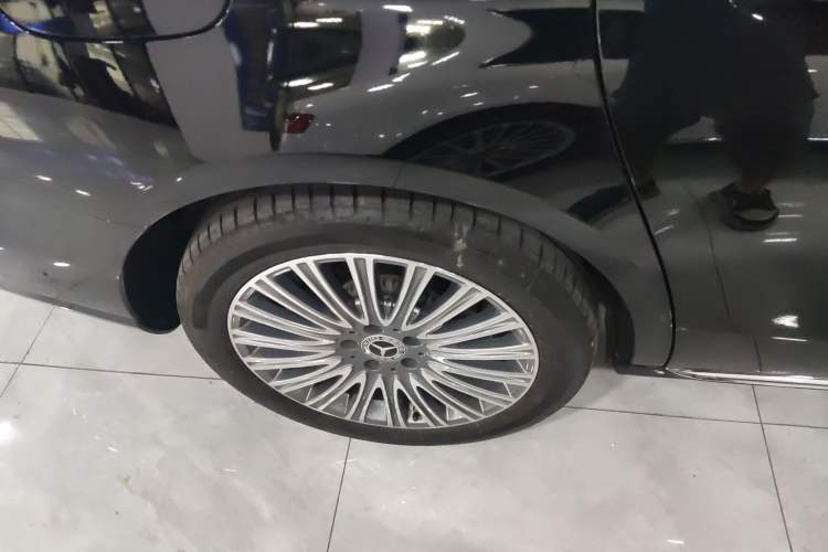 Used Mercedes-Benz E-Class 2022 Second Facelift E 300 L Fashion Edition Right Rear Wheel Hub