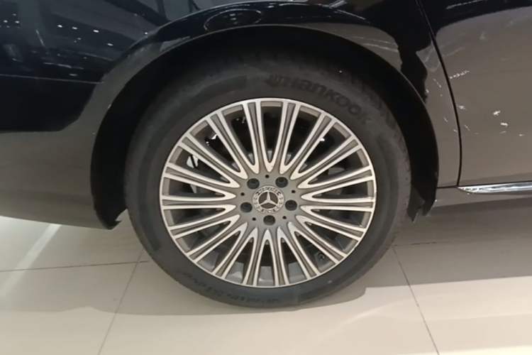 Used Mercedes-Benz E-Class 2022 Revised Version E 300 L Luxury Edition Right Rear Wheel Hub