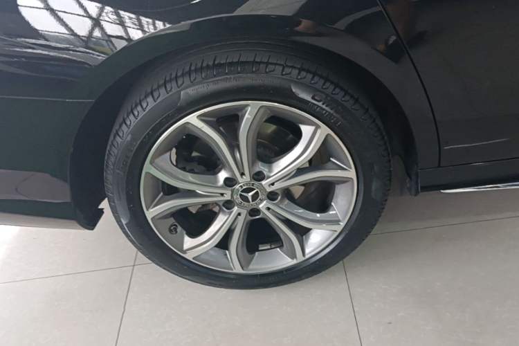 Used Mercedes-Benz E-Class 2022 Second Facelift E 300 L Sport Luxury Edition Right Rear Wheel Hub