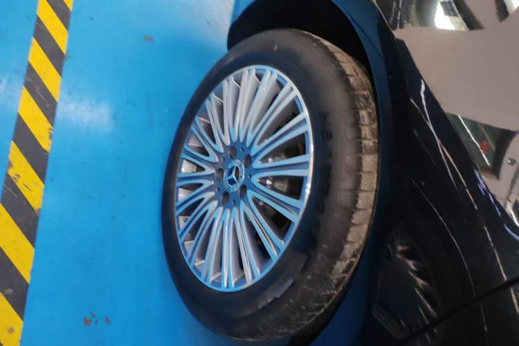 Used Mercedes-Benz E-Class 2022 Second Facelift E 300 L Luxury Edition Right Rear Wheel Hub