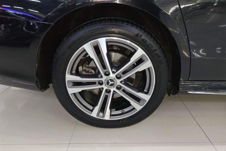 Used Mercedes-Benz E-Class 2022 Second Facelift E 260 L Sport Edition Right Rear Wheel Hub