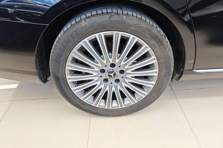 Used Mercedes-Benz E-Class 2022 Second Facelift E 300 L Luxury Edition Right Rear Wheel Hub