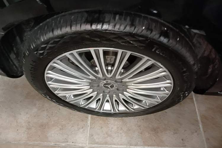 Used Mercedes-Benz E-Class 2022 E 300 L Luxury Model Right Rear Wheel Hub