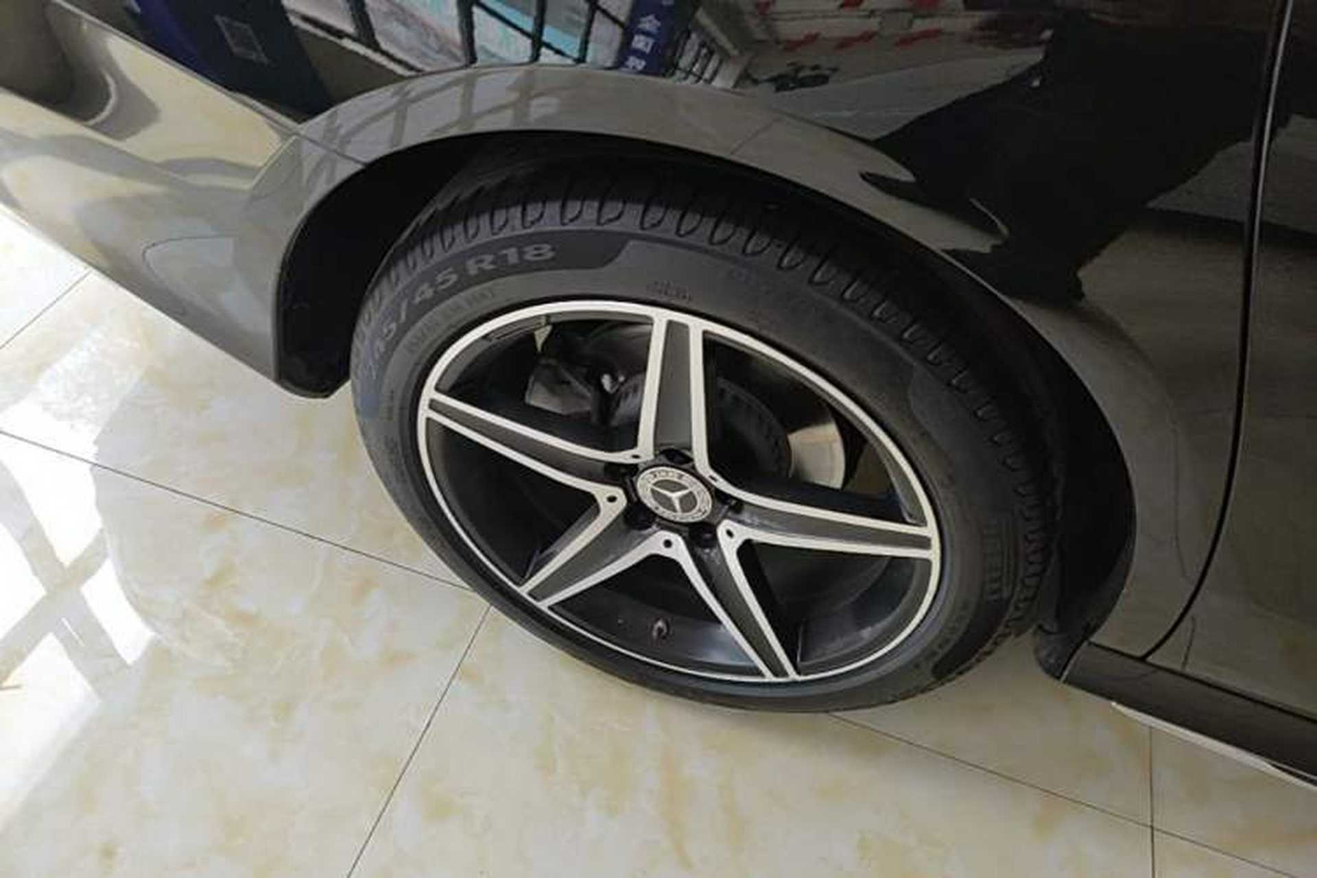 Used Mercedes-Benz E-Class 2022 Second Facelift E 300 L Sporty and Stylish Edition Right Rear Wheel Hub