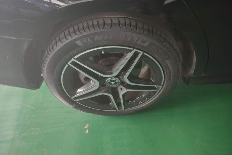 Used Mercedes-Benz E-Class 2022 E 300 Stylish Sports Edition Right Rear Wheel Hub