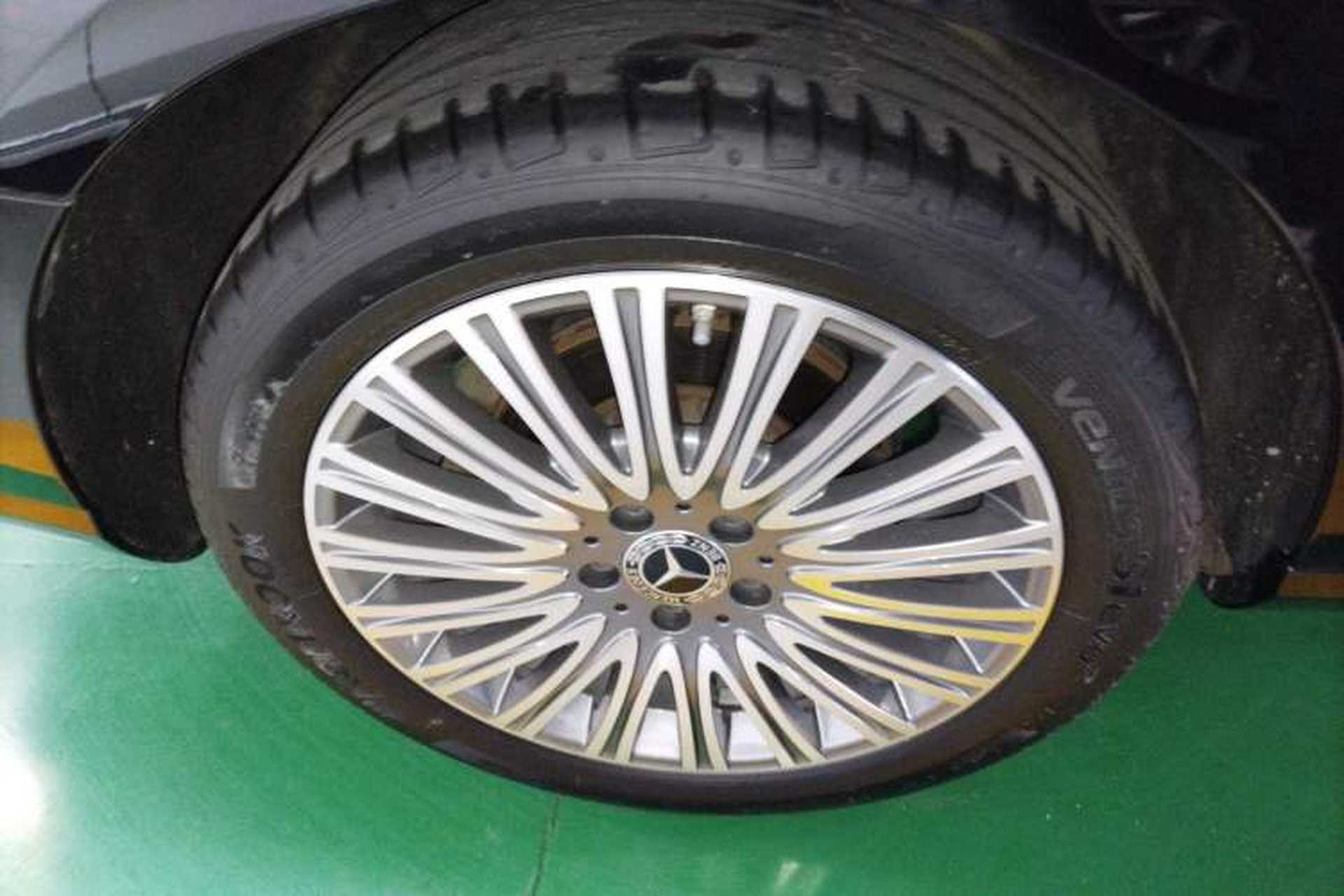 Used Mercedes-Benz E-Class 2022 Updated E 300 L Stylish Edition Right Rear Wheel Hub