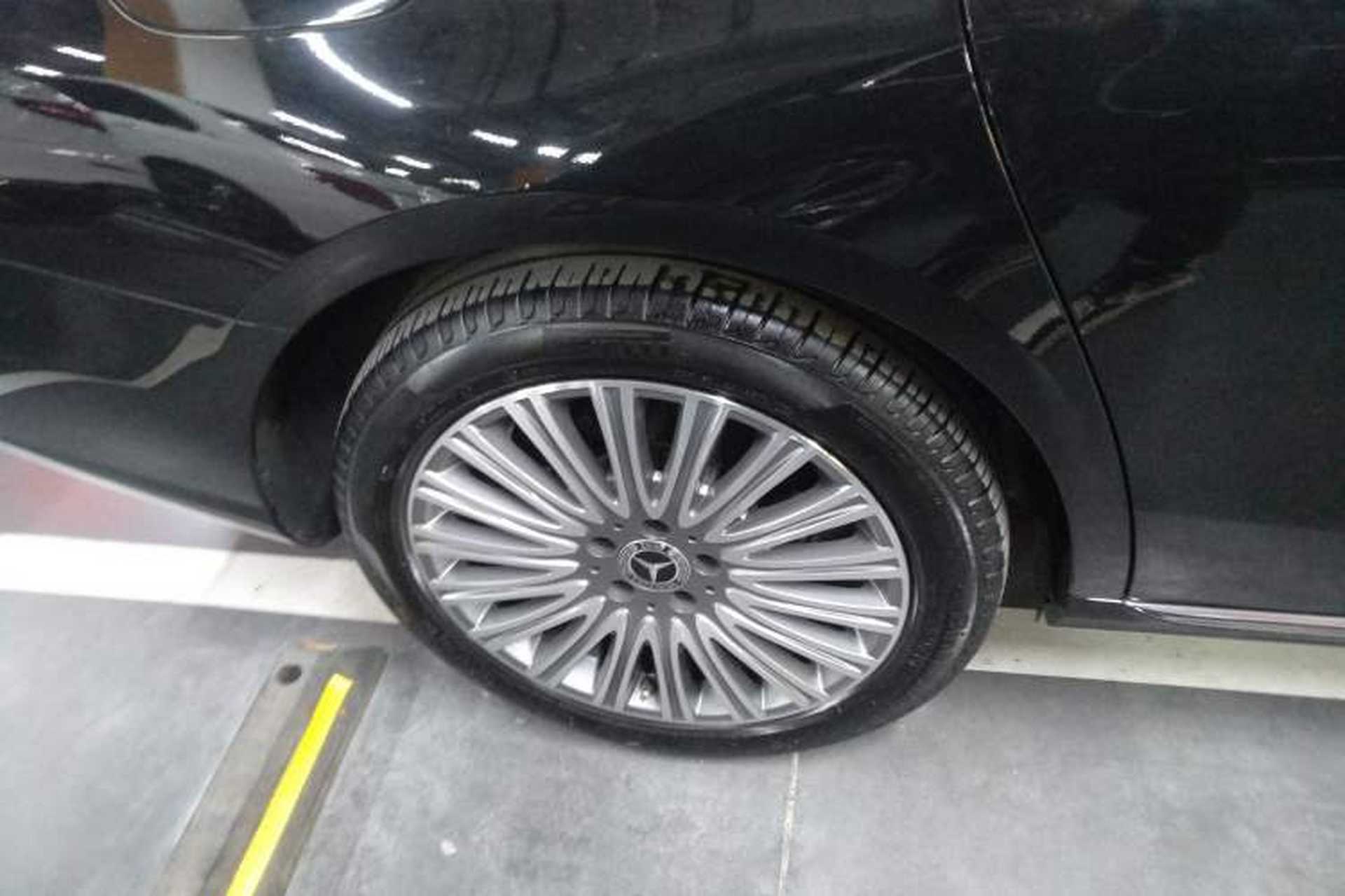 Used Mercedes-Benz E-Class 2022 Updated E 300 L Luxury Edition Right Rear Wheel Hub