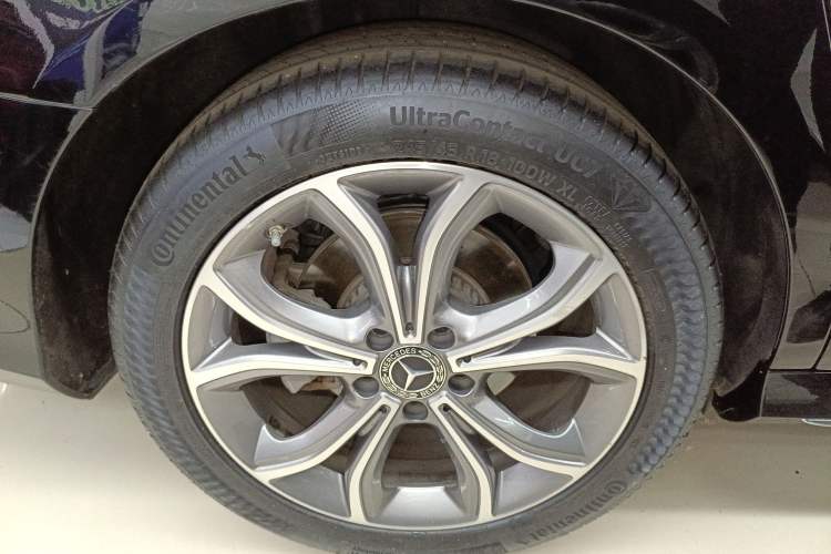Used Mercedes-Benz E-Class 2022 Second Facelift E 300 L Sport Luxury Edition Right Rear Wheel Hub