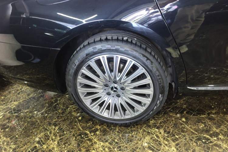 Used Mercedes-Benz E-Class 2022 Revised Version E 300 L Fashion Edition Right Rear Wheel Hub