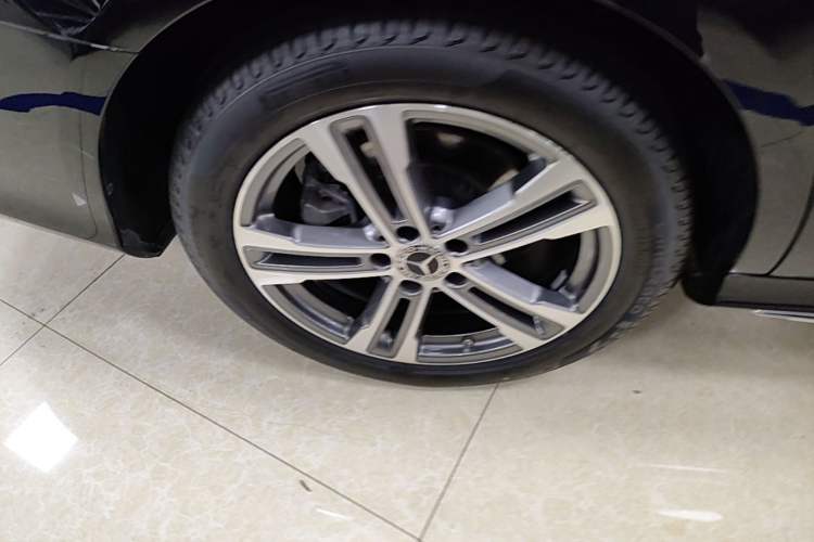 Used Mercedes-Benz E-Class 2022 E 260 L Sport Edition Right Rear Wheel Hub