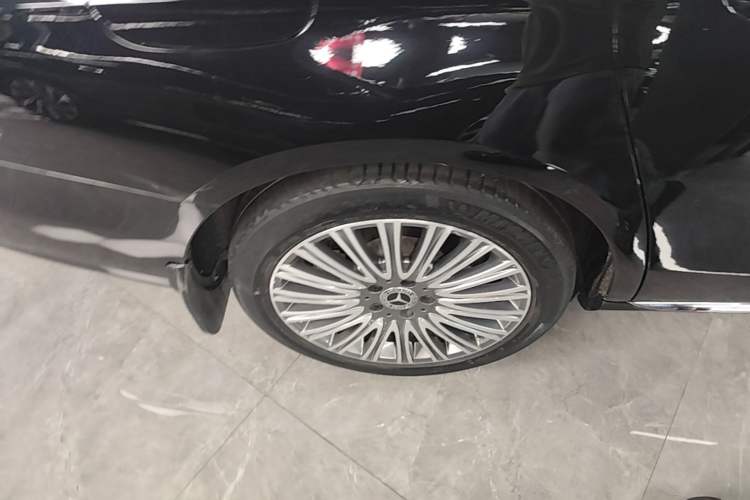 Used Mercedes-Benz E-Class 2022 E 300 L Premium Edition Right Rear Wheel Hub