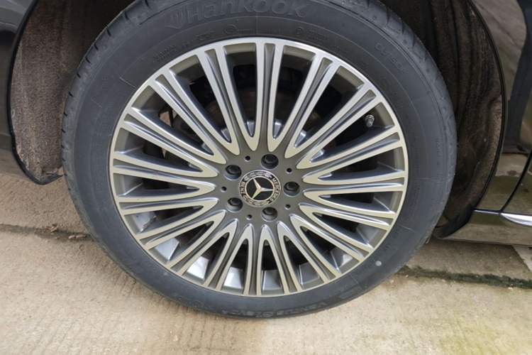 Used Mercedes-Benz E-Class 2022 Revised Version E 300 L Fashion Edition Right Rear Wheel Hub
