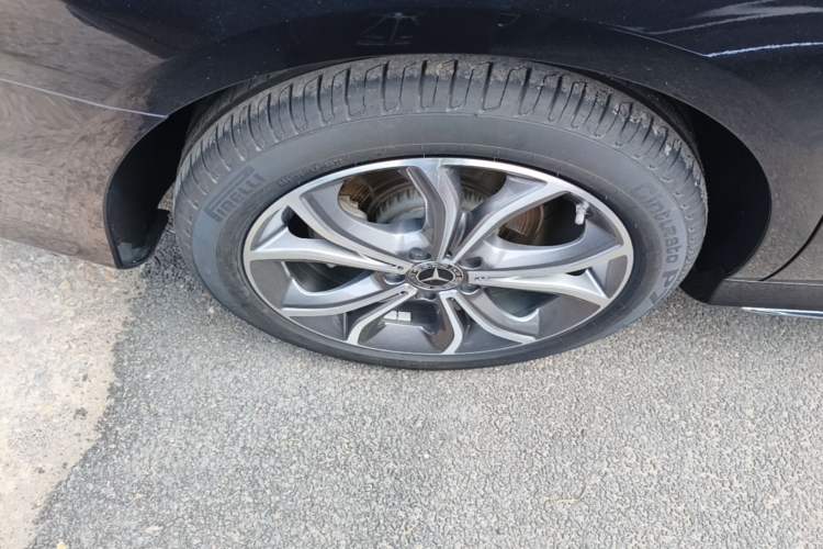 Used Mercedes-Benz E-Class 2022 Revised Version E 300 L Sporty and Stylish Edition Right Rear Wheel Hub