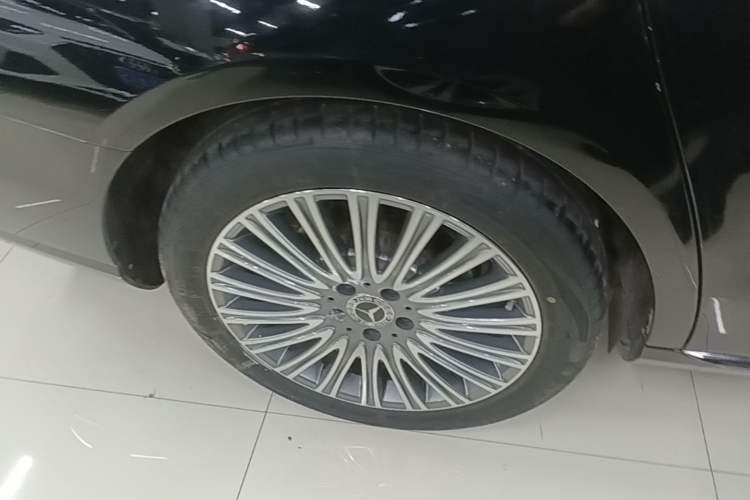 Used Mercedes-Benz E-Class 2022 E 300 L Luxury Model Right Rear Wheel Hub