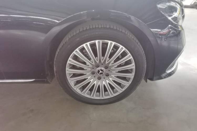 Used Mercedes-Benz E-Class 2022 Revised Version E 300 L Luxury Edition Right Rear Wheel Hub