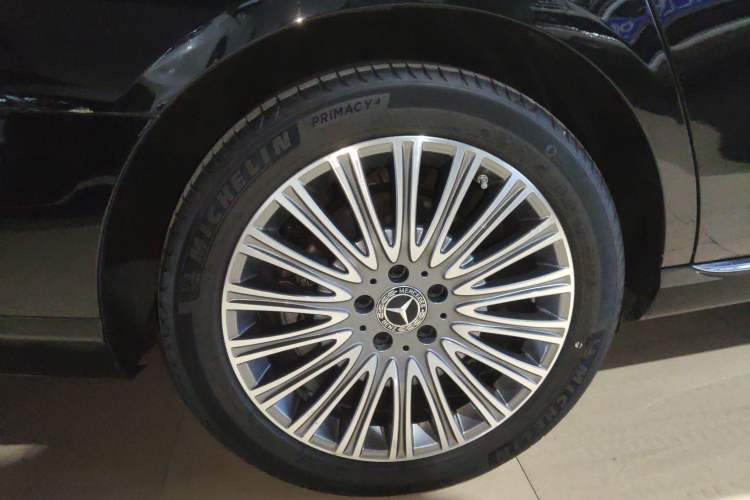 Used Mercedes-Benz E-Class 2022 Updated E 300 L Stylish Edition Right Rear Wheel Hub