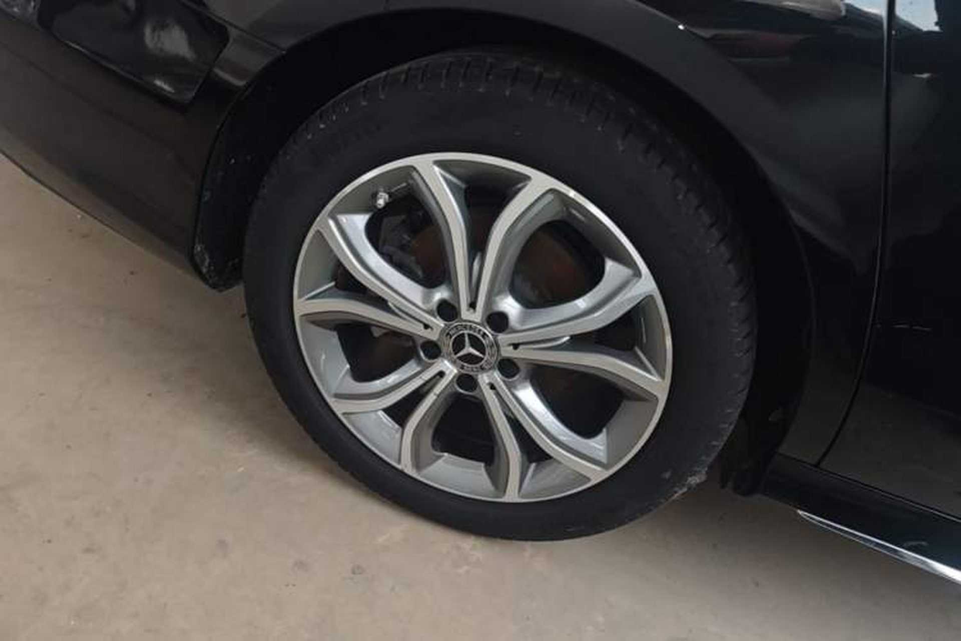 Used Mercedes-Benz E-Class 2022 Second Facelift E 300 L Sport Luxury Edition Right Rear Wheel Hub