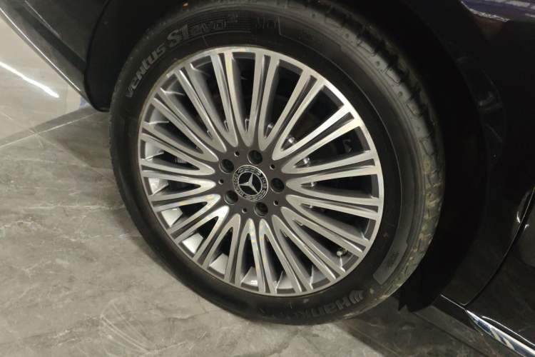 Used Mercedes-Benz E-Class 2022 Revised Version E 300 L Fashion Edition Right Rear Wheel Hub