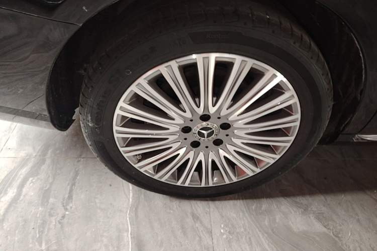 Used Mercedes-Benz E-Class 2022 Second Facelift E 300 L Fashion Edition Right Rear Wheel Hub