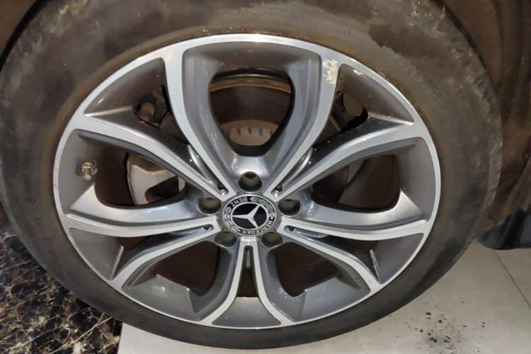Used Mercedes-Benz E-Class 2022 Revised Version E 300 L Sport Luxury Edition Right Rear Wheel Hub