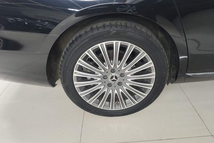 Used Mercedes-Benz E-Class 2022 Revised Version E 300 L Fashion Edition Right Rear Wheel Hub