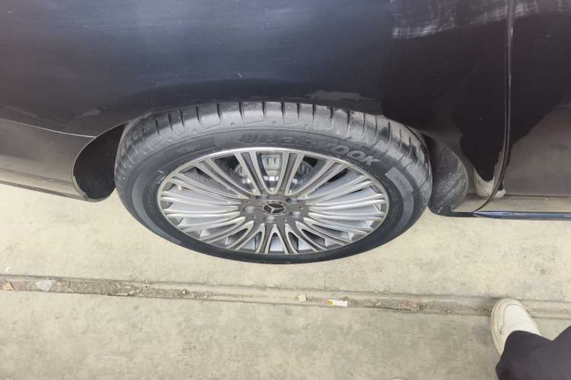 Used Mercedes-Benz E-Class 2022 E 300 L Luxury Model Right Rear Wheel Hub