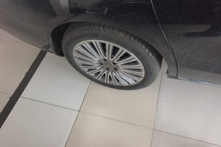 Used Mercedes-Benz E-Class 2022 Second Facelift E 300 L Fashion Edition Right Rear Wheel Hub