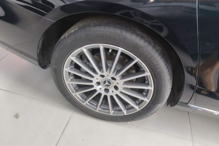 Used Mercedes-Benz E-Class 2022 Updated E 260 L Right Rear Wheel Hub