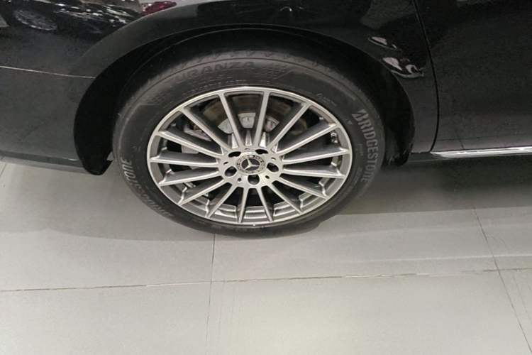 Used Mercedes-Benz E-Class 2022 Second Facelift E 260 L Right Rear Wheel Hub