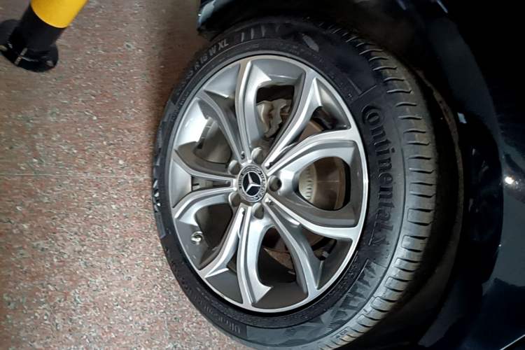 Used Mercedes-Benz E-Class 2022 Second Facelift E 300 L Sport Luxury Edition Right Rear Wheel Hub