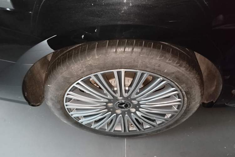 Used Mercedes-Benz E-Class 2022 Revised Version E 300 L Luxury Edition Right Rear Wheel Hub