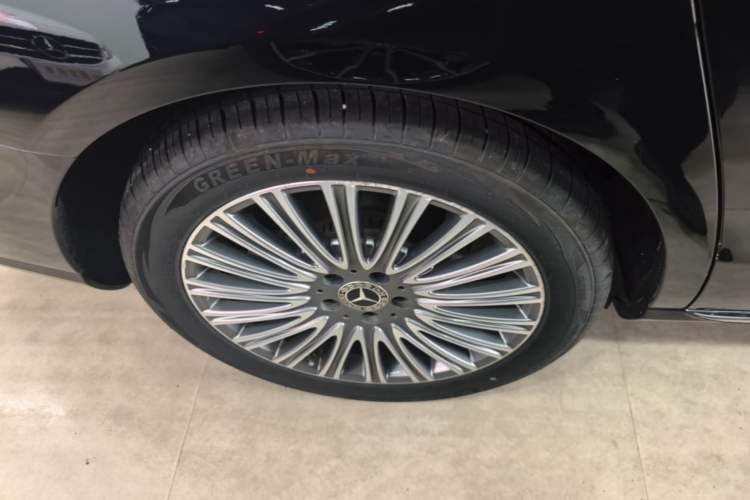 Used Mercedes-Benz E-Class 2022 Revised Version E 300 L Luxury Edition Right Rear Wheel Hub