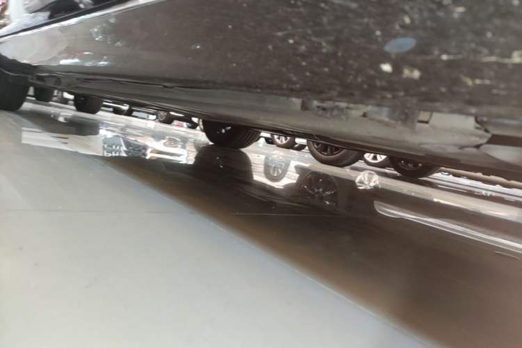 Used Mercedes-Benz E-Class 2022 E 260 L Right Side Sill