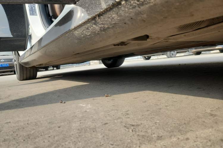 Used Mercedes-Benz E-Class 2022 E 300 Stylish Sports Edition Right Side Sill