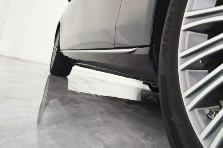 Used Mercedes-Benz E-Class 2022 Revised Version E 300 L Luxury Edition Right Side Sill