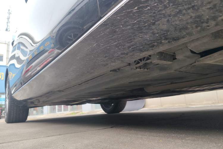 Used Mercedes-Benz E-Class 2022 Updated E 260 L Right Side Sill