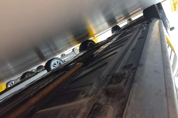 Used Mercedes-Benz E-Class 2022 Second Facelift E 300 L Sport Luxury Edition Right Side Sill