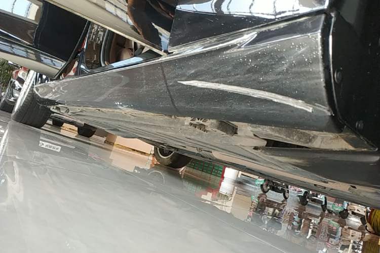 Used Mercedes-Benz E-Class 2022 Second Facelift E 300 L Luxury Edition Right Side Sill